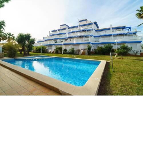 Charming 2-Bed Apartment in Denia
