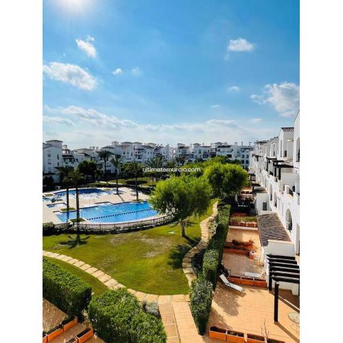 Charming 2 Bedroom Apartment Overlooking Pool