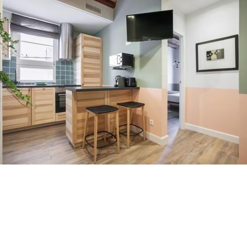 Charming 3Bed 2min to tube in heart of Gracia