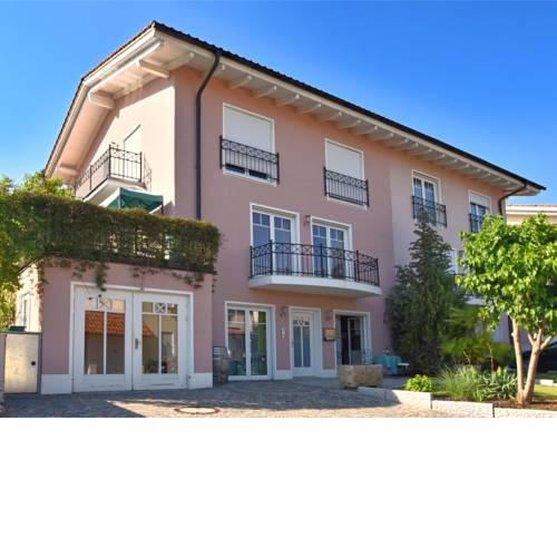 Charming Apartment in Deggendorf Bavaria with Terrace