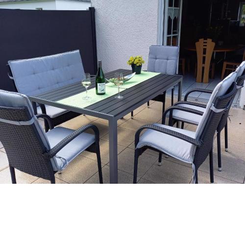 Charming apartment in Mettendorf with a garden