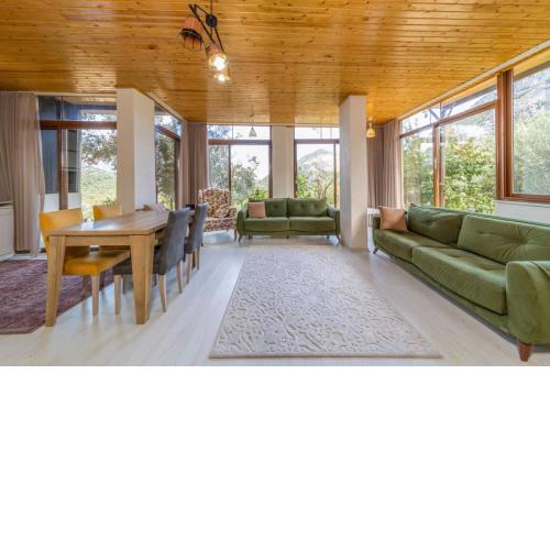 Charming Apartment with Outstanding View near Natural Attractions in Antalya