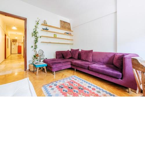 Charming Flat w Balcony 3 min to Citys Nisantasi