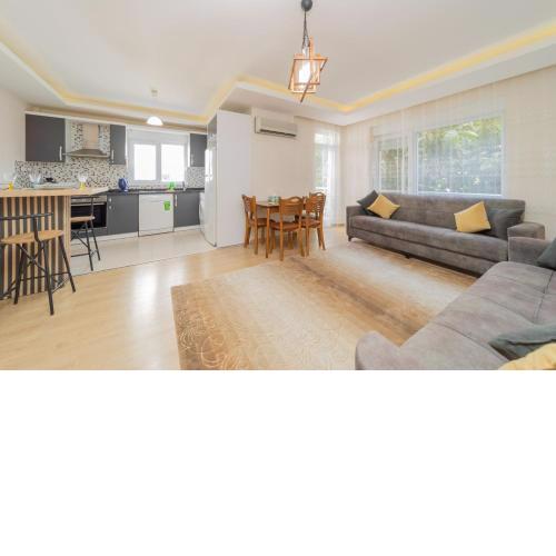 Charming Flat w Balcony 5 min to Beach in Antalya