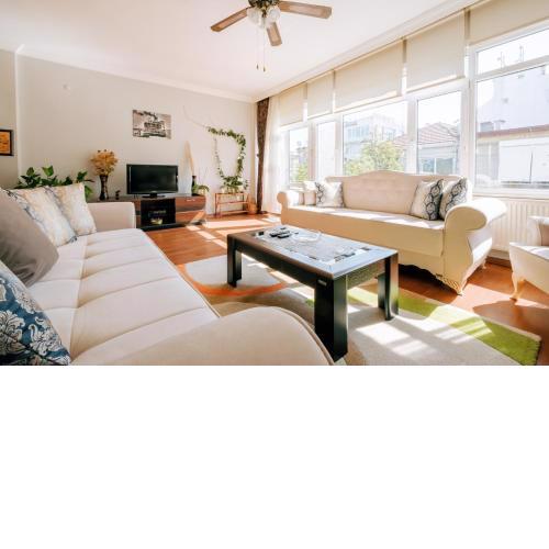 Charming Flat w Balcony 5 min to Moda Coast