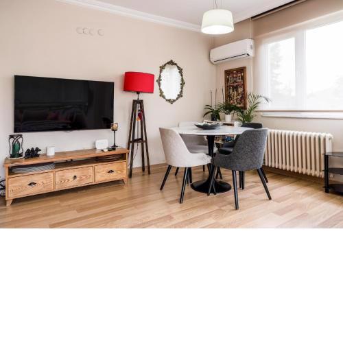 Charming Flat w Balcony 5 min to Zorlu Center