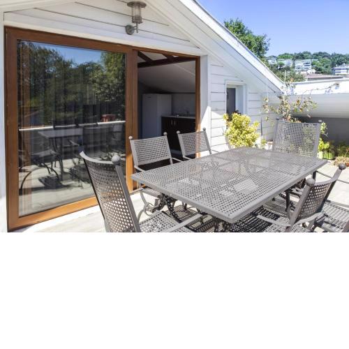 Charming Flat with a Lovely Terrace in Yenikoy