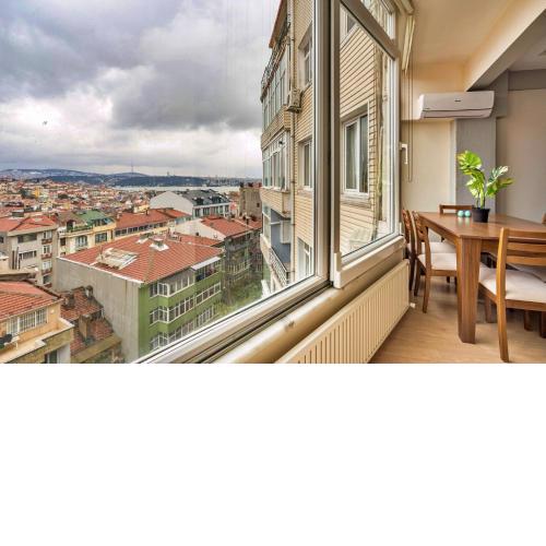 Charming Flat with Bosphorus View