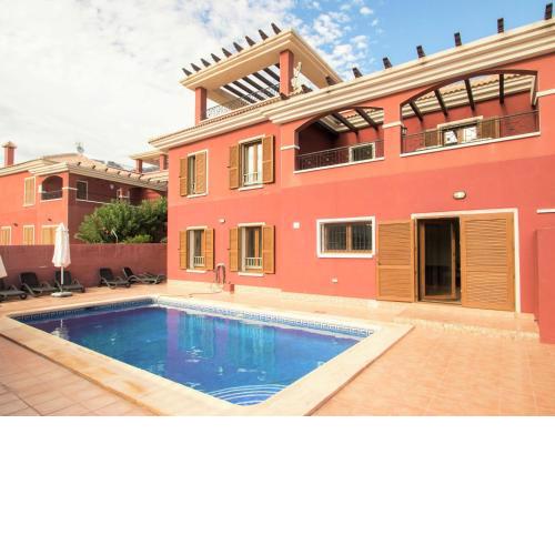 Charming Holiday Home in Benidorm with private pool