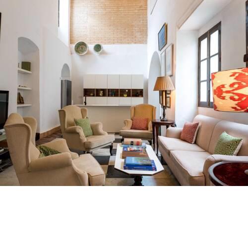 Charming Holiday Home in Fuentes de Andalucía with Pool