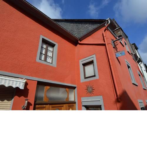Charming Holiday Home in Neumagen-Dhron near Moezel