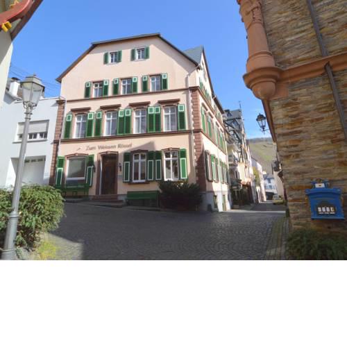 Charming Holiday Home in urzig with Fireplace