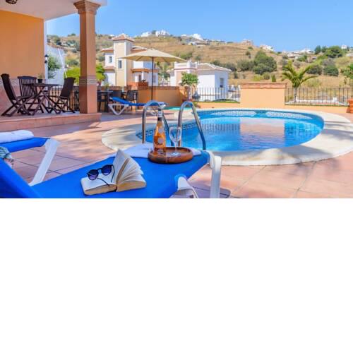 Charming holiday villa with sea views in Nerja