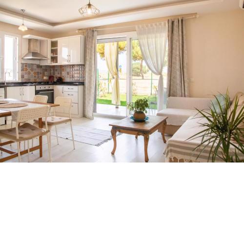 Charming House Close to Beach in Cesme