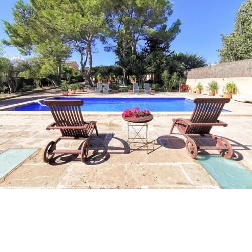Charming spacious country house for 12 people with private swimming pool 4000 hectares of land