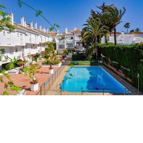Charming Townhouse - 10 minute walk to Puerto Banus