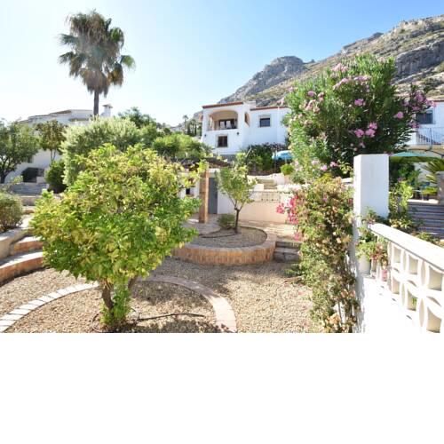 charming villa for 9 people distributed over 2 floors, private pool