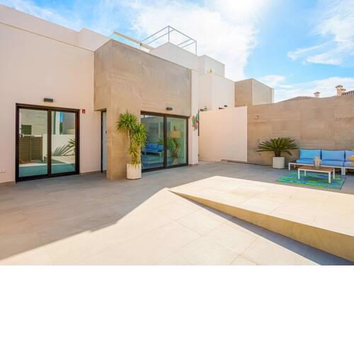 Charming Villa in Rojales with Swimming Pool