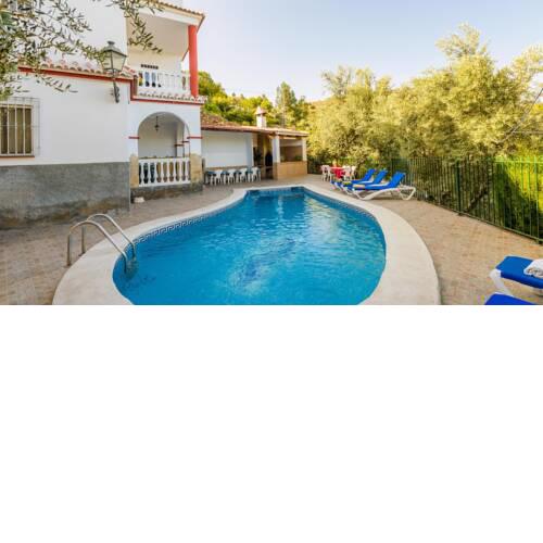 Charming villa with large capacity for groups