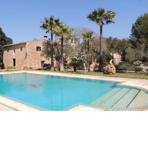 Charming Villa with Pool in Algaida