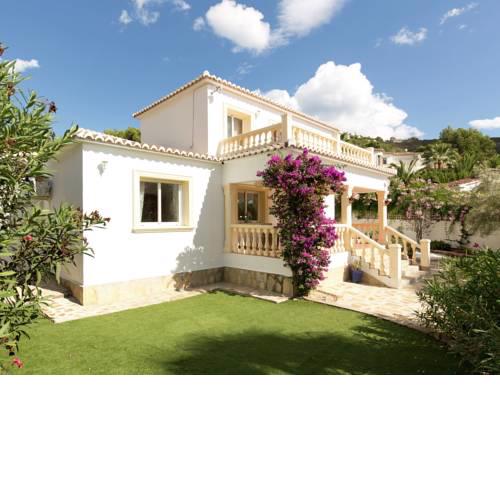 Charming Villa with Private Swimming Pool in Moraira