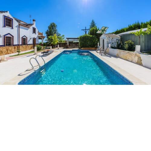 Charming villa with unique details and a spectacular outdoor area