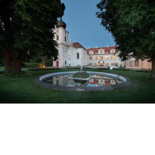 Chateau Loucen Garden Retreat