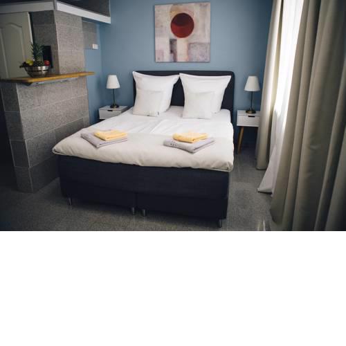 CheckInn City Apartments