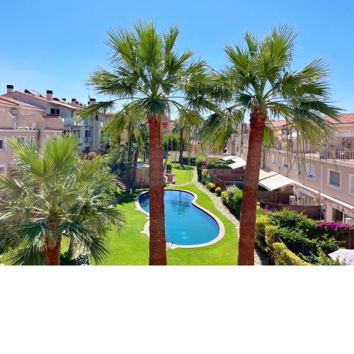 Cheerful center Sitges 5-bedroom/ pool townhouse