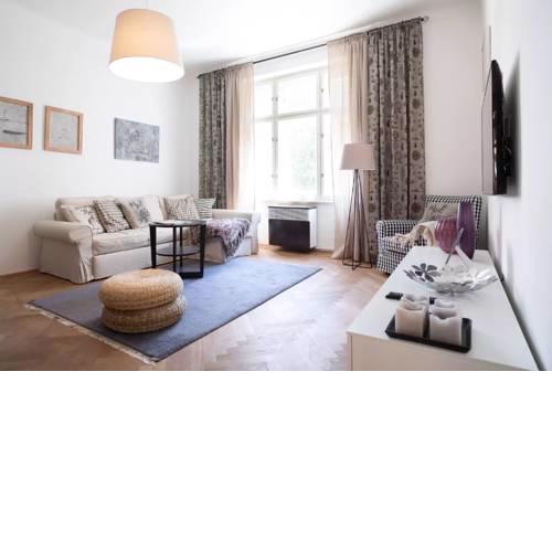 Chic and Spacious Apartment 5min from Historic Prague by easyBNB