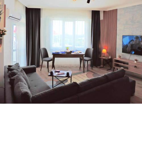 Chic Flat 10 min to Lara Beach in Antalya
