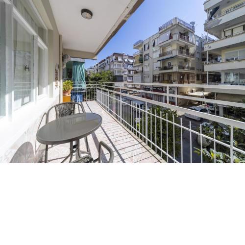 Chic Flat w Balcony 3 min to Beach in Antalya