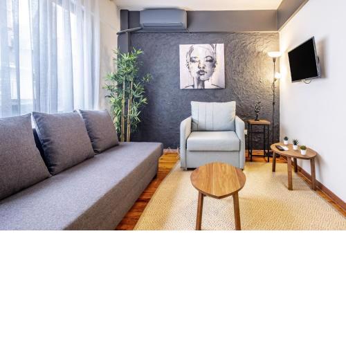 Chic Flat with Balcony in the Heart of Beyoglu