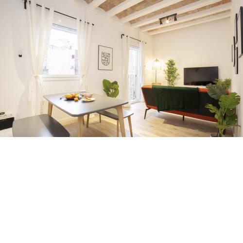 Chic & Modern 2-Bedroom Close to Ramblas