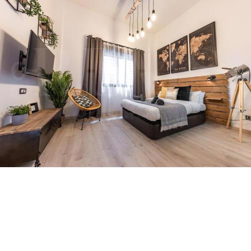 Chic Studio with Pool & Parking - Center