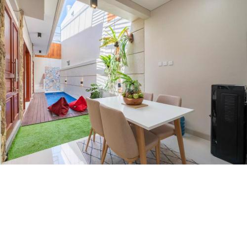 Chic Style 2BR Home with Pool in Ungasan