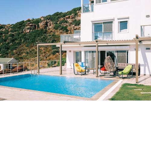 Chic Villa w Patio Pool 3 min to Beach in Bodrum