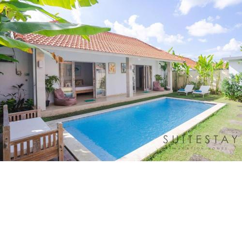 Chic Villa With Stunning Pool Area And Garden
