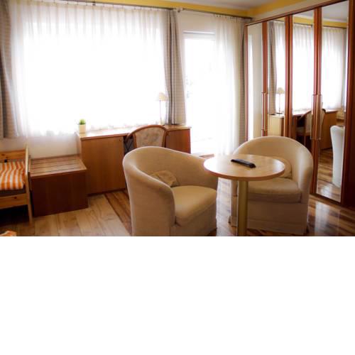 Chicken King's Rooms