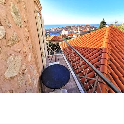 City Center & Old Town View Apartment