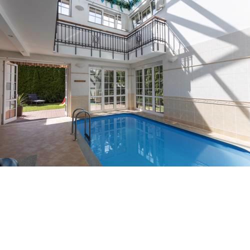 City Garden Apartments & Wellness