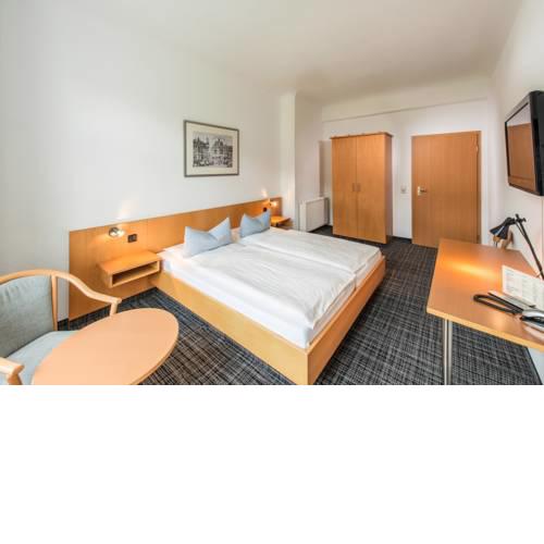 City Hotel