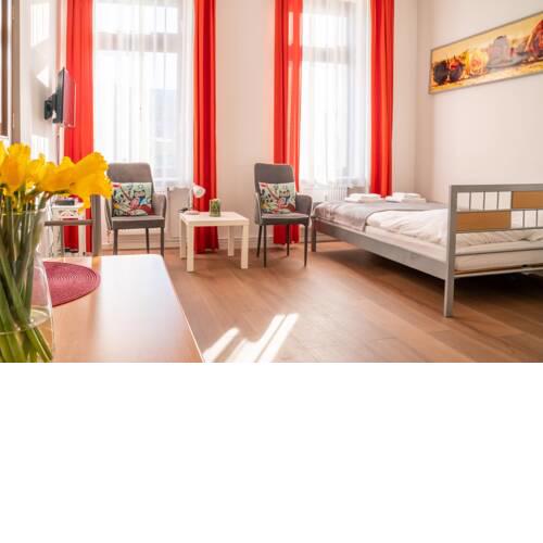 City Studio Apartment for 2, near Sonnenallee