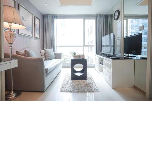 CLASSICA by Kozystay 1BR Apartment Next to Kota Kasablanka Mall