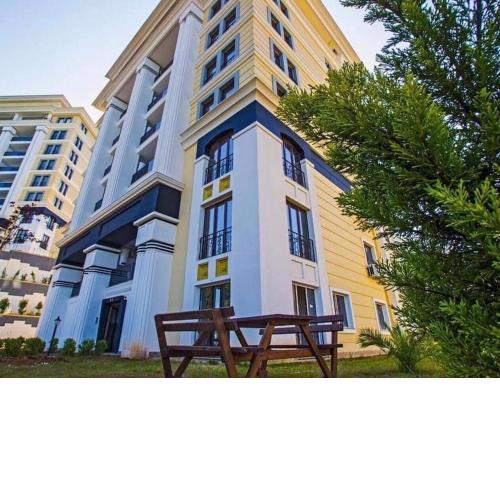 Close to City and Airport