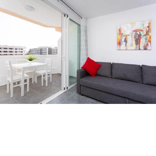 "Close to the sky": apartment surrounded by beaches