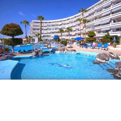 Club Atlantis studio 54 in front line Tenerife