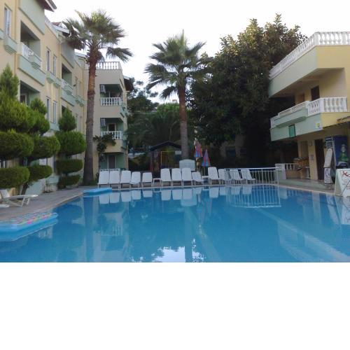 Club Sunset Apartments