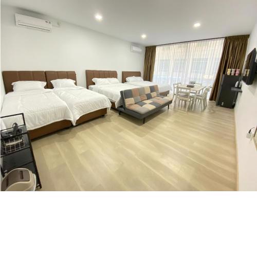 CN Homestay A1 Floor 1 at Nagoya Hill Mall