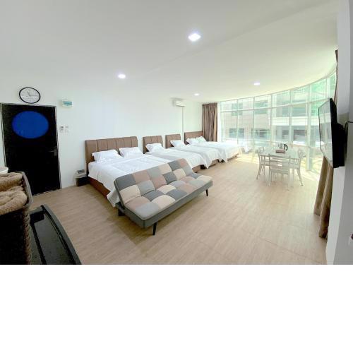 CN Homestay B2 Floor 2 at Nagoya Hill Mall